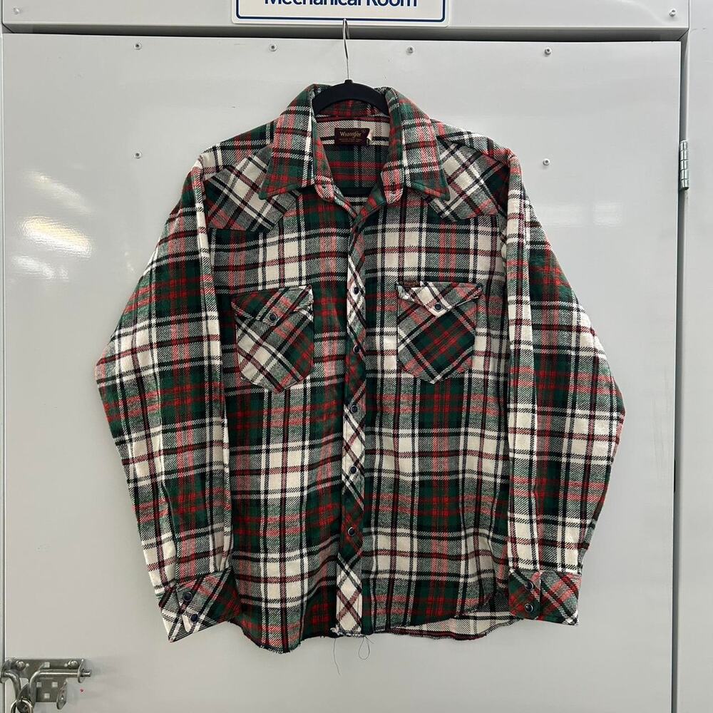 VTG 70s/80s Red and green Tartan Wrangler flannel pearl snap shirt
